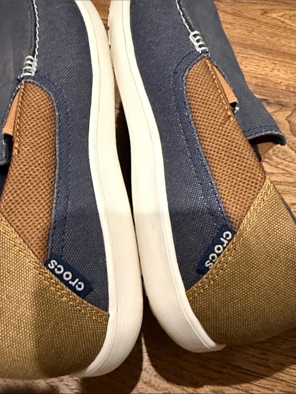 CROCS santa cruz